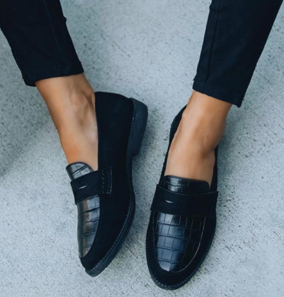 Women's Leather Loafers with Crocodile Pattern and Slip On Design