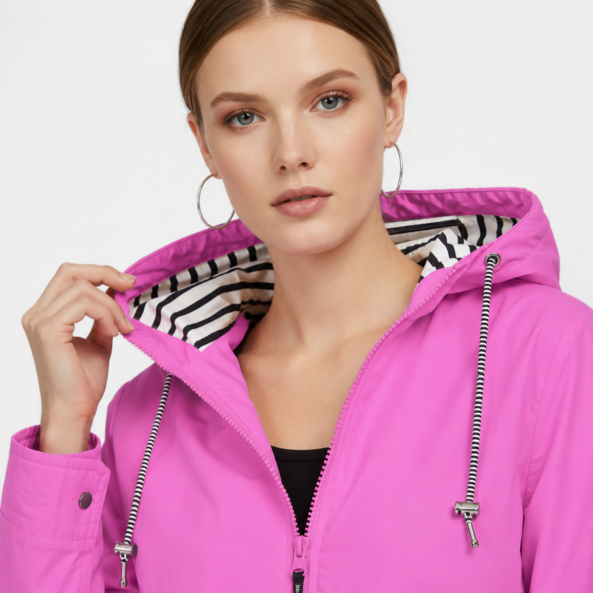 Women's Waterproof Jacket with Breathable Fabric and Sleek Cut