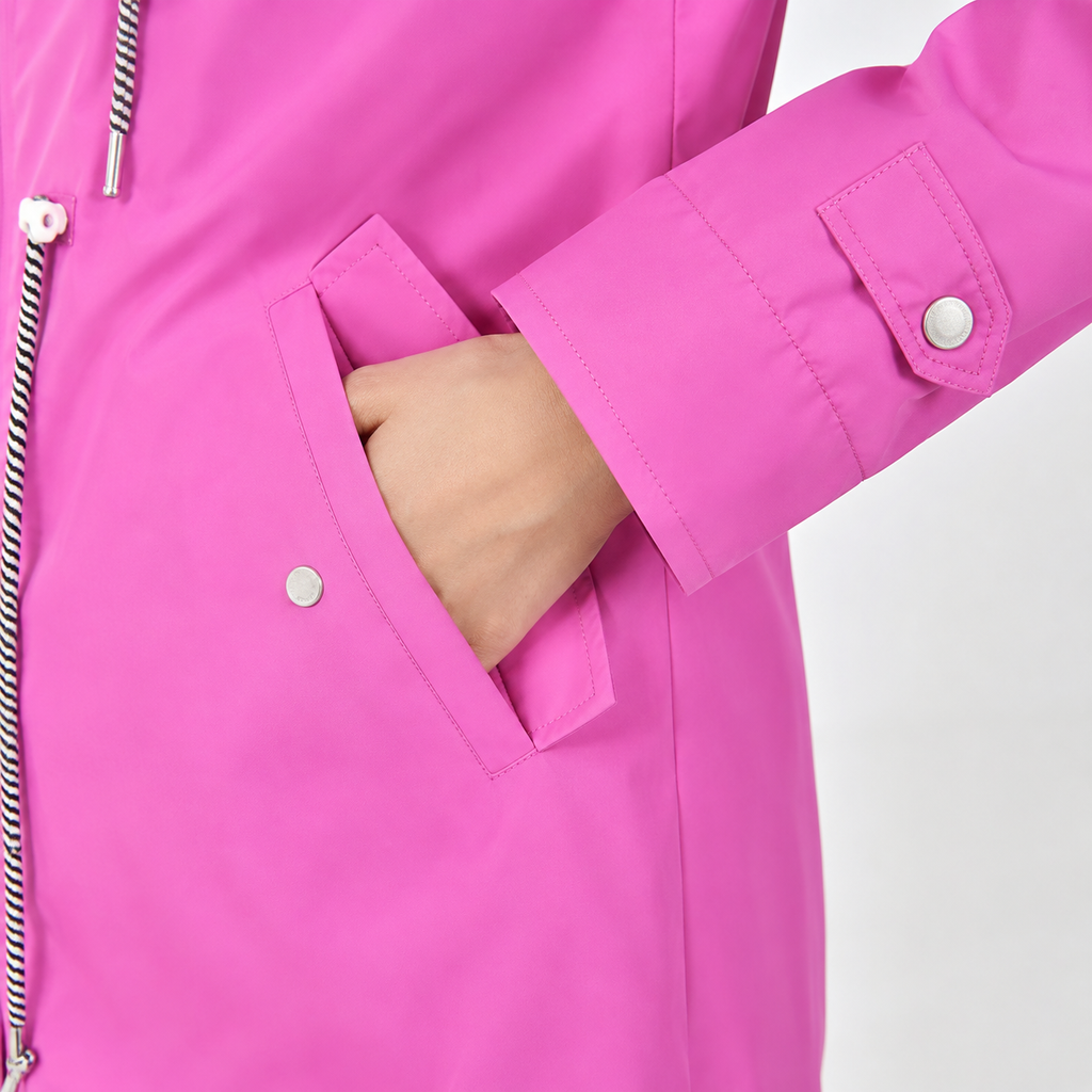 Women's Waterproof Jacket with Breathable Fabric and Sleek Cut