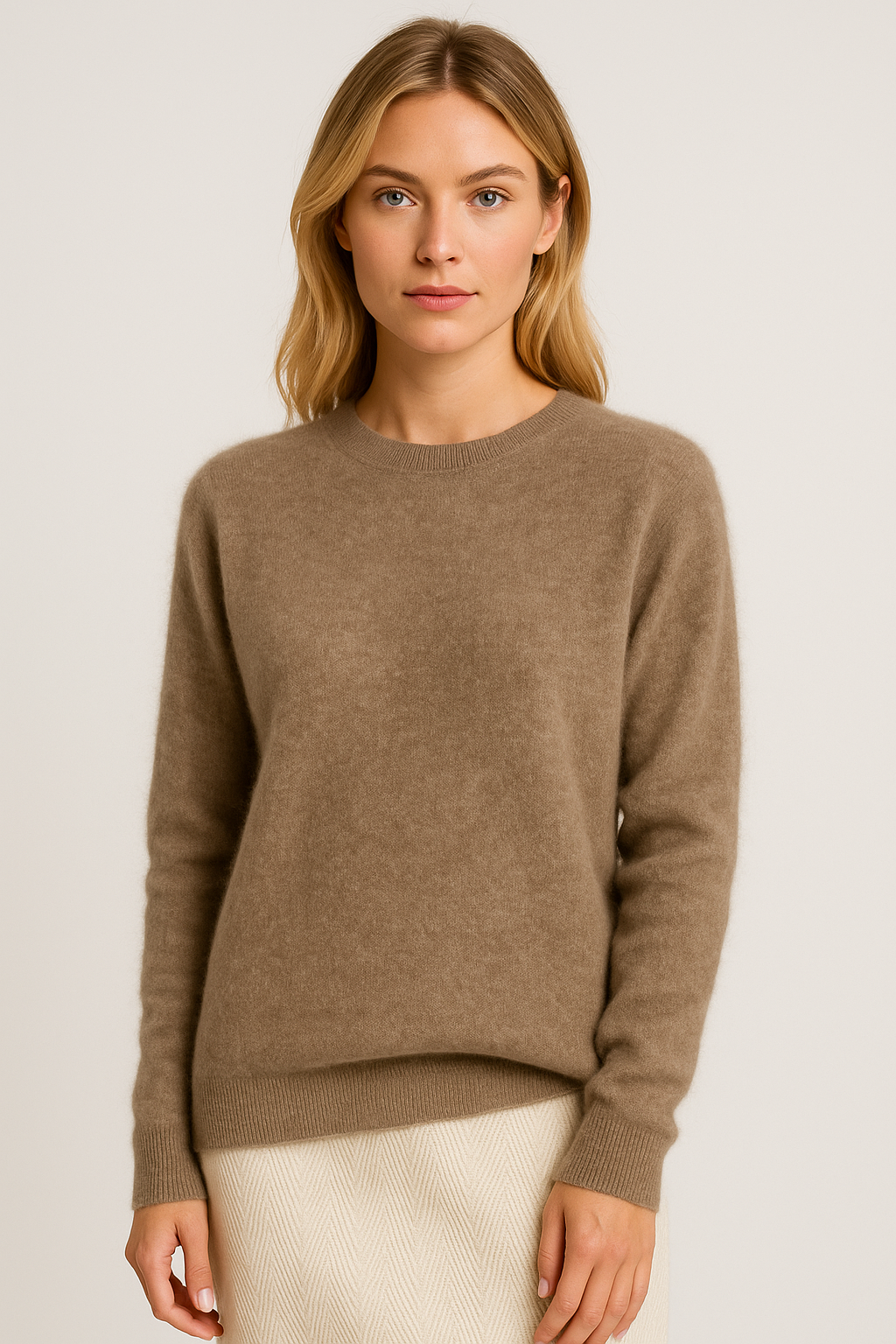 Women's Cashmere Sweater with Crew Neck Loose Fit and Ribbed Hems