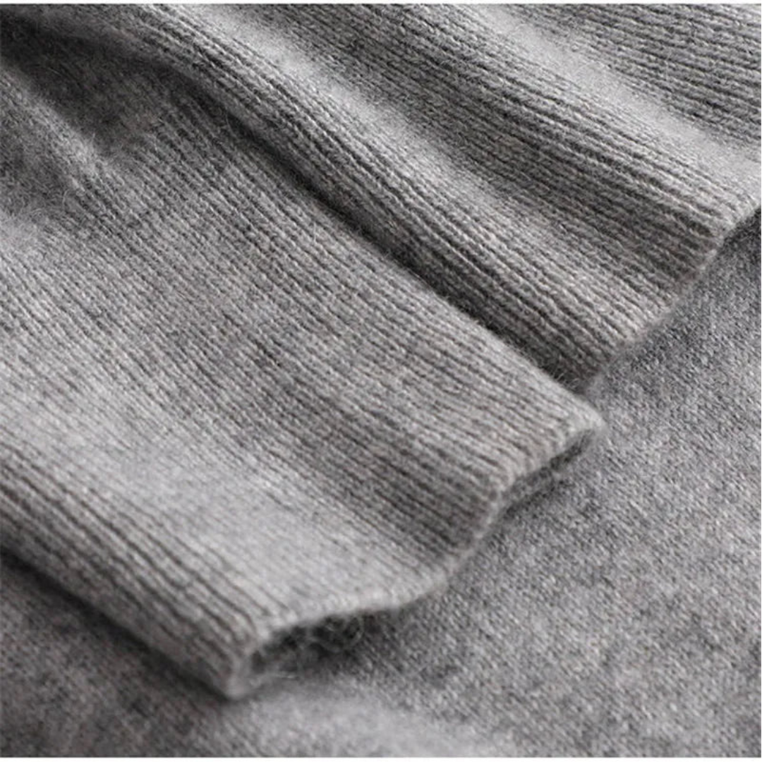 Men's Classic Knit Crew Neck Sweater with Ribbed Cuffs and Regular Fit