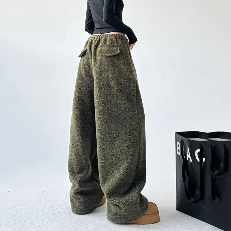 Women's Oversized Fleece Sweatpants with Drawstring Waist and Back Pockets