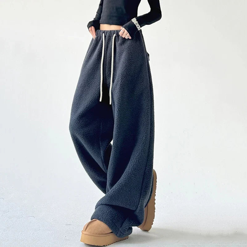 Women's Oversized Fleece Sweatpants with Drawstring Waist and Back Pockets
