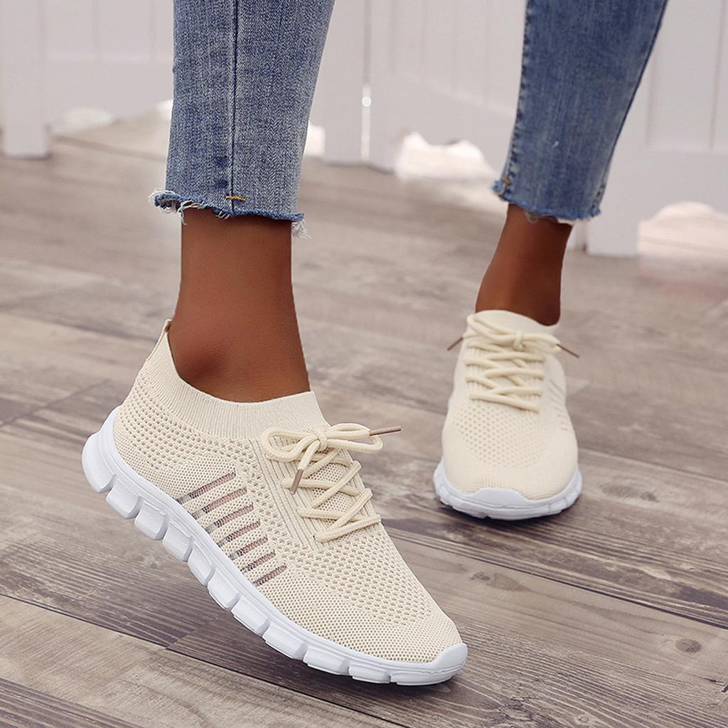 Damesko til gåture med åndbar mesh-overdel og slip-on-design