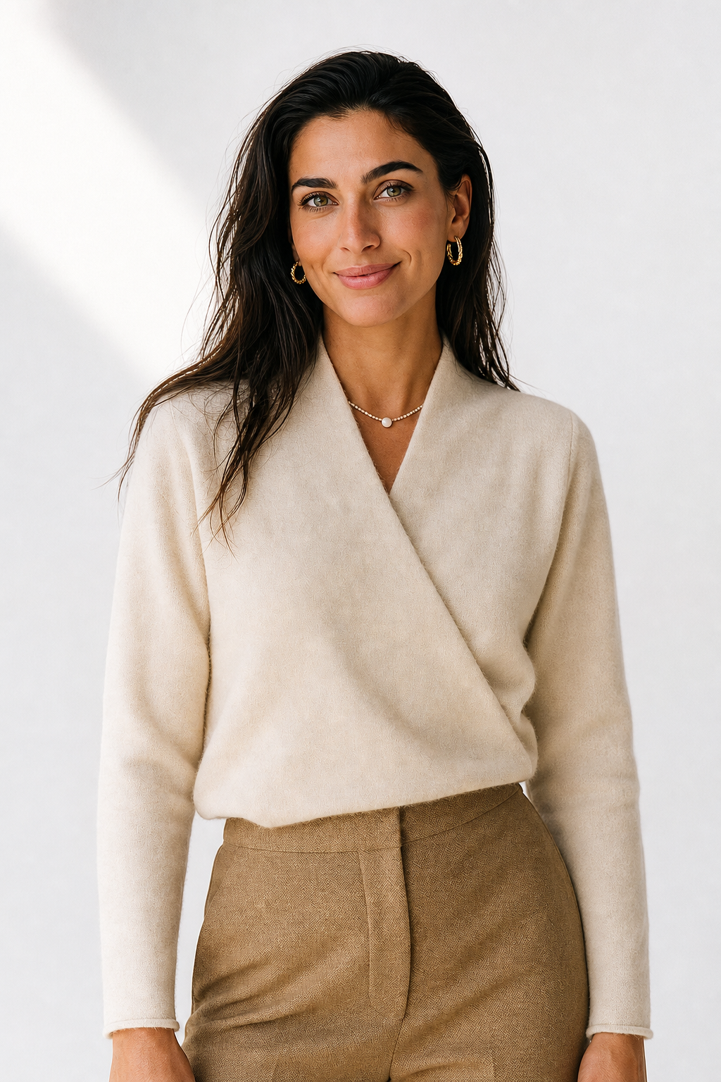 Women's V-Neck Cashmere Knit Sweater with Long Sleeves for Layering