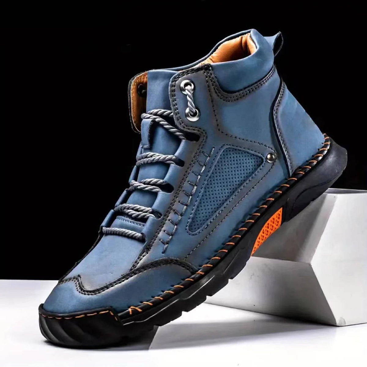 Men's Leather Hiking Boots with Waterproof Design and Arch Support Insole